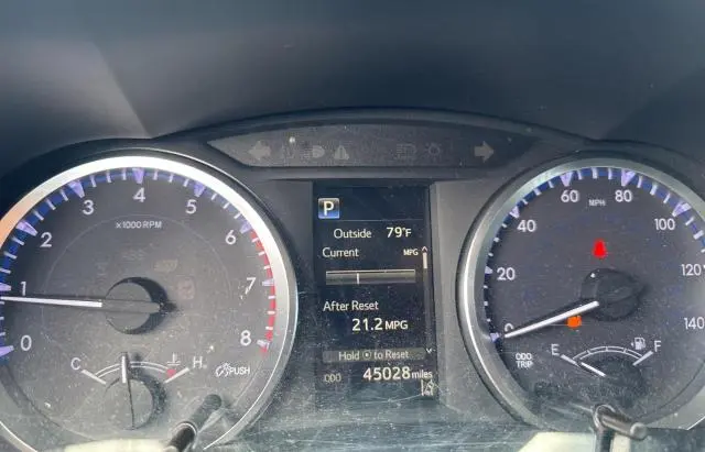 2018 TOYOTA HIGHLANDER LE  
