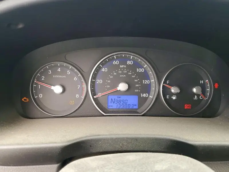 2010 HYUNDAI SANTA FE SE  