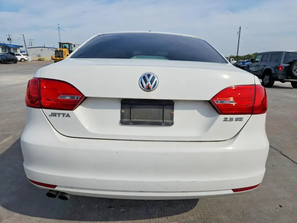 2013 VOLKSWAGEN JETTA SE  