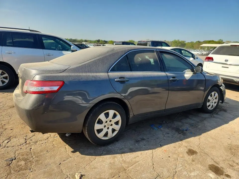 2011 TOYOTA CAMRY LE  