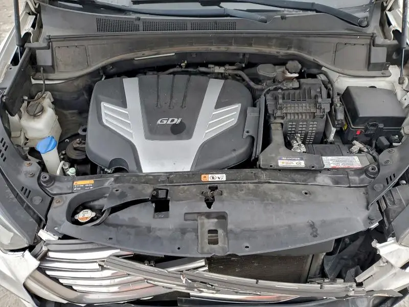 2018 HYUNDAI SANTA FE SE  