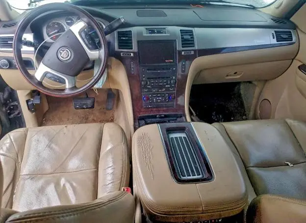 2010 CADILLAC ESCALADE LUXURY  