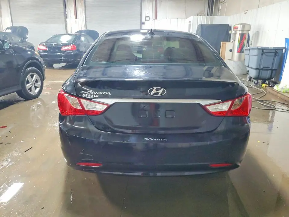 2013 HYUNDAI SONATA GLS  