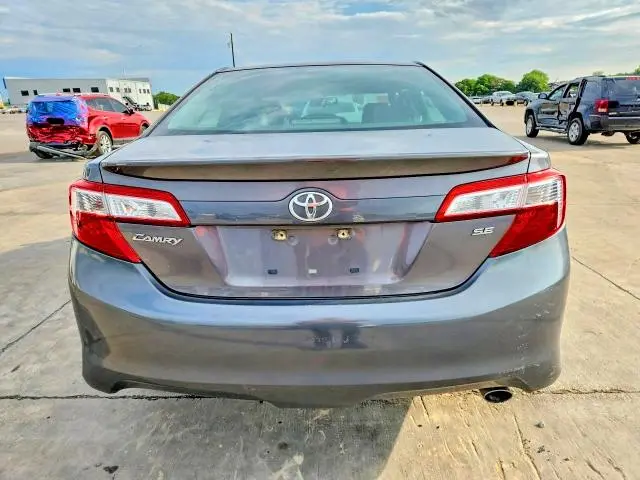 2014 TOYOTA CAMRY SE  