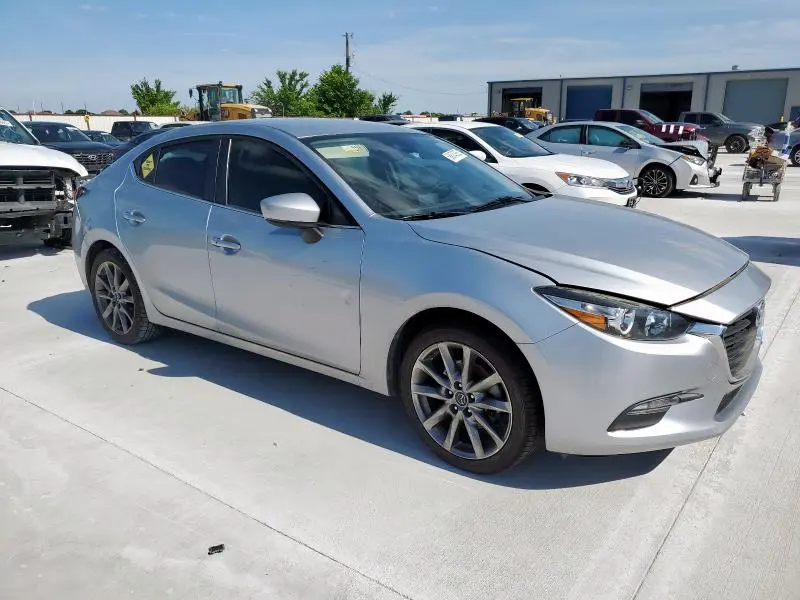 2018 MAZDA 3 TOURING  