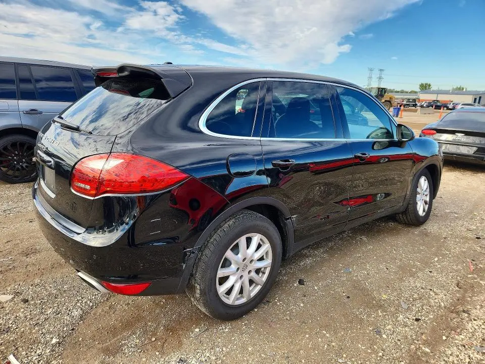 2014 PORSCHE CAYENNE   