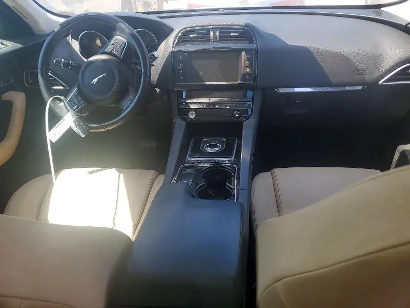 2017 JAGU F-PACE PRE   