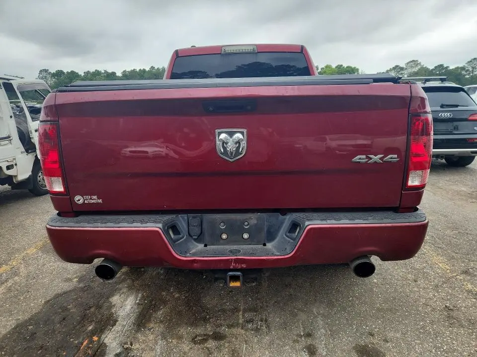 2014 RAM 1500 ST  