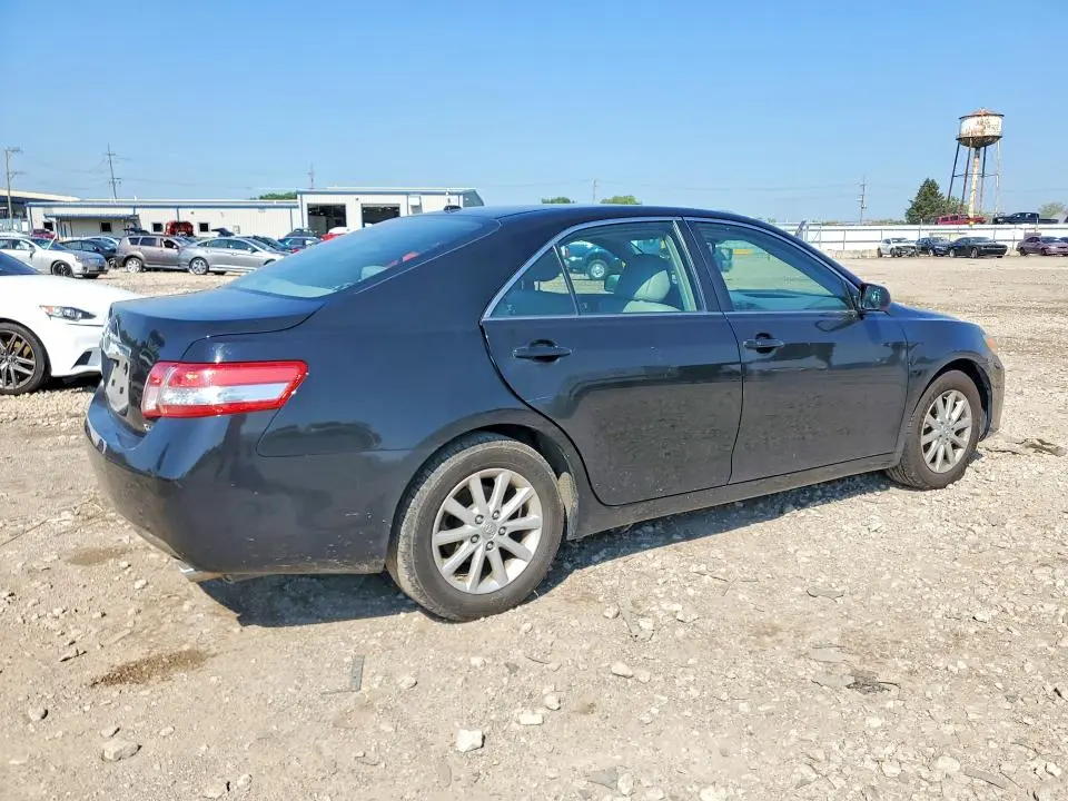 2010 TOYOTA CAMRY XLE V6  