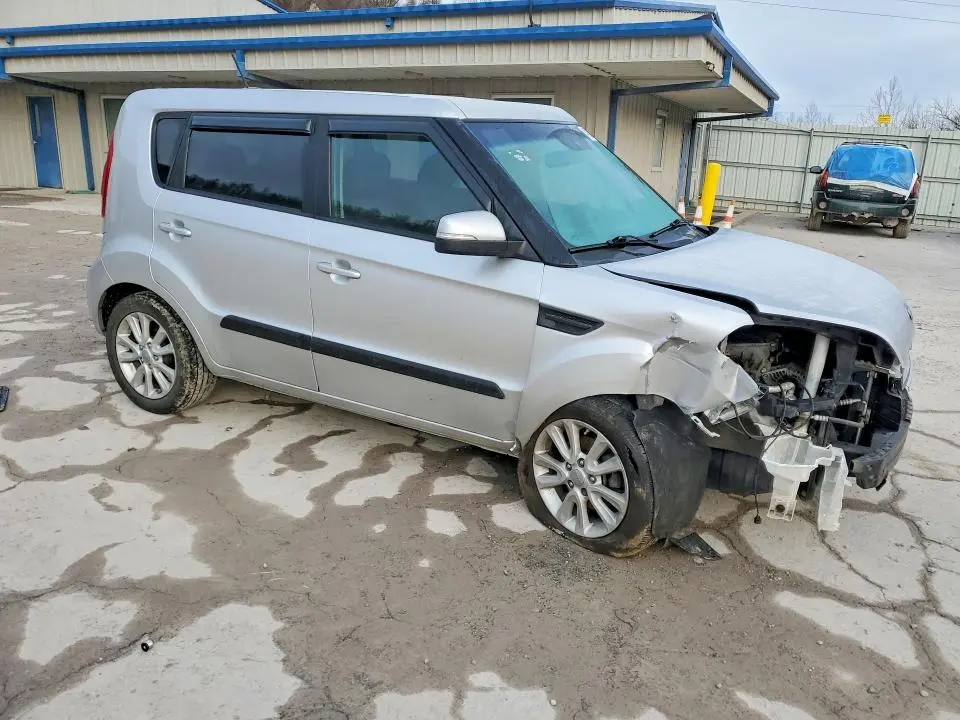 2013 KIA SOUL +  