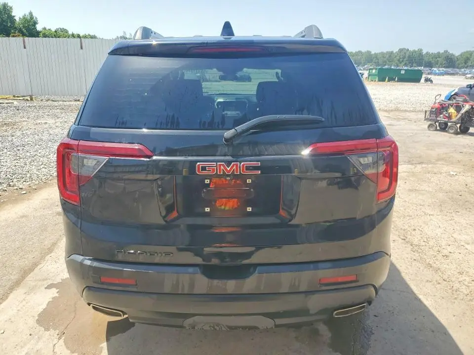 2021 GMC ACADIA SLT  