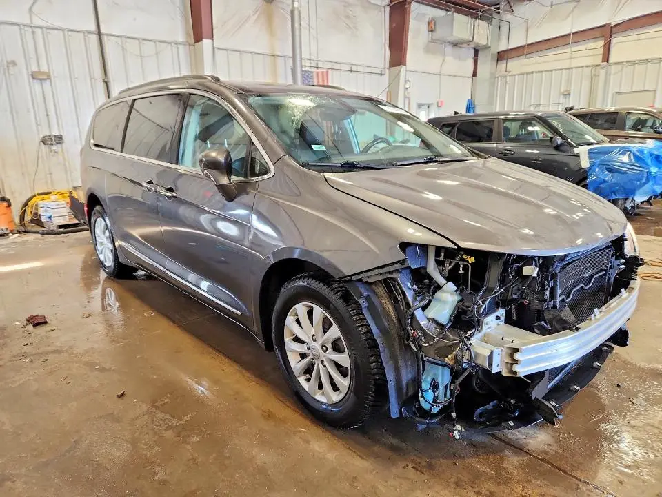 2017 CHRYSLER PACIFICA TOURING L  