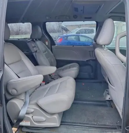 2015 TOYOTA SIENNA XLE  