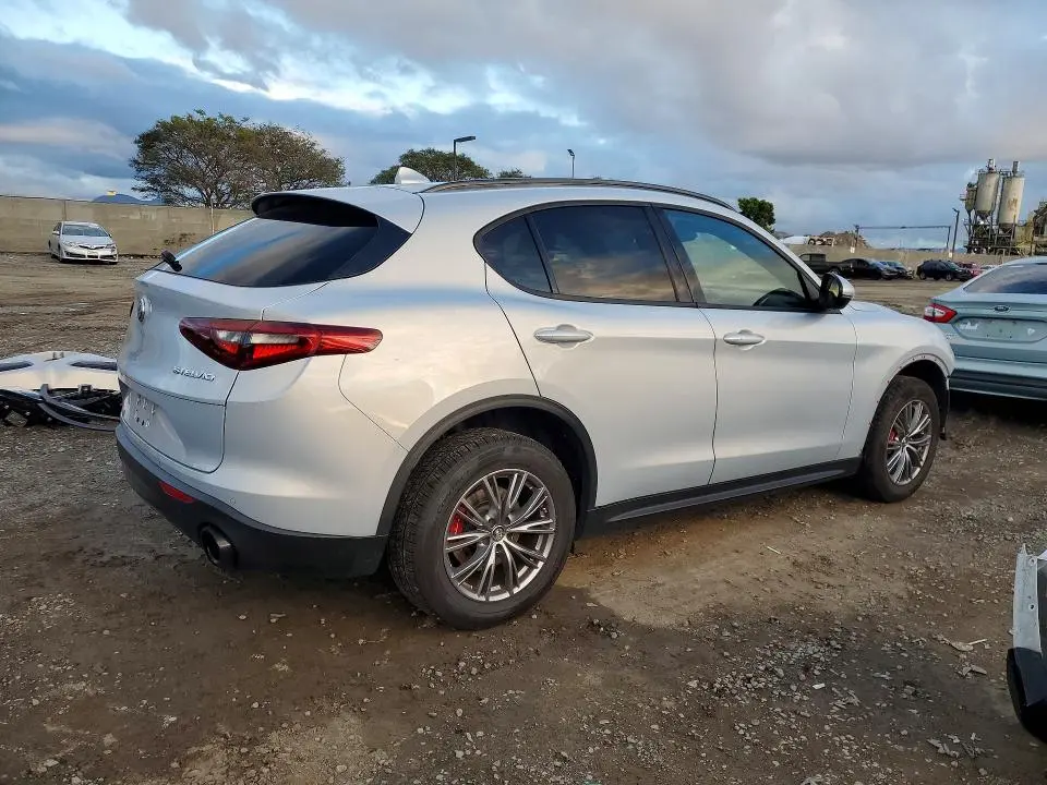 2022 ALFA ROMEO STELVIO   