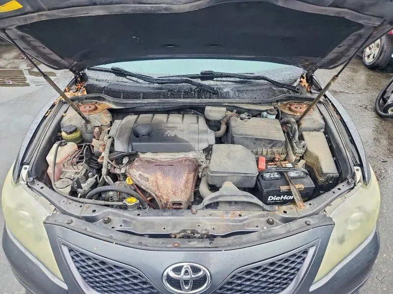 2011 TOYOTA CAMRY SE  