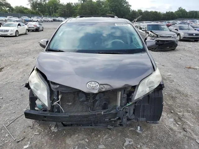 2011 TOYOTA SIENNA XLE  