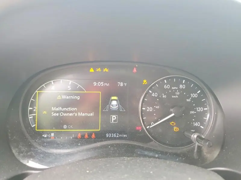 2021 NISSAN KICKS SR  
