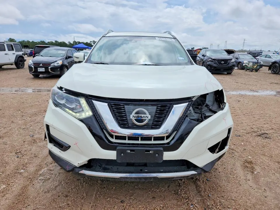 2017 NISSAN ROGUE SL  