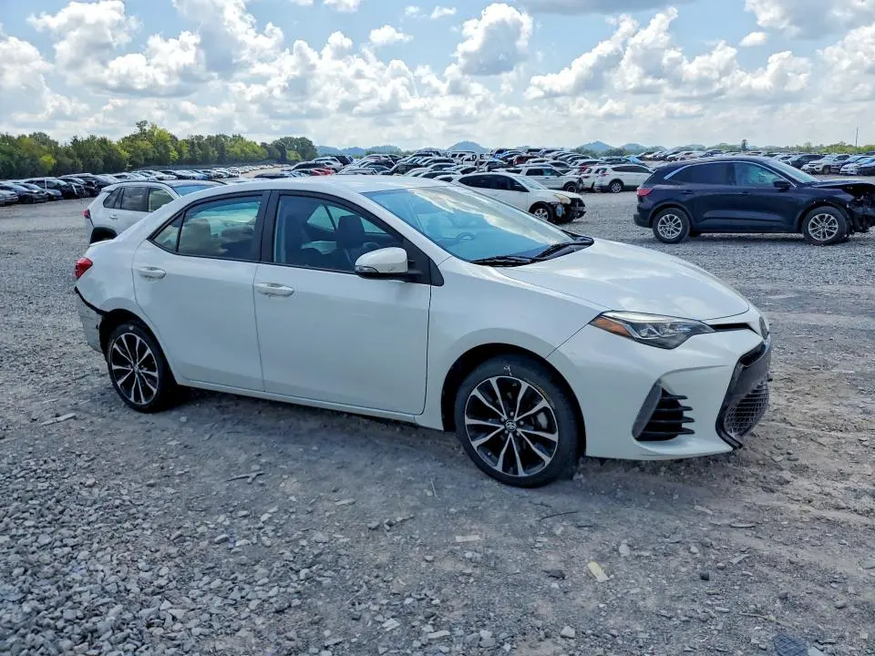 2018 TOYOTA COROLLA SE  