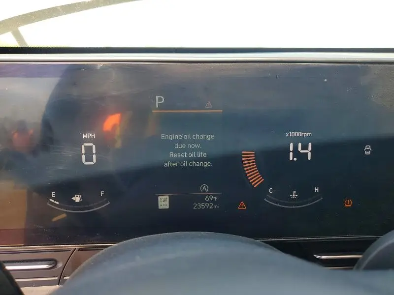 2024 HYUNDAI KONA SE  