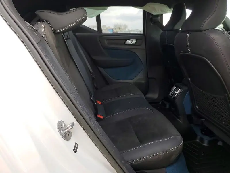 2023 VOLVO XC40 RECHARGE PLUS  