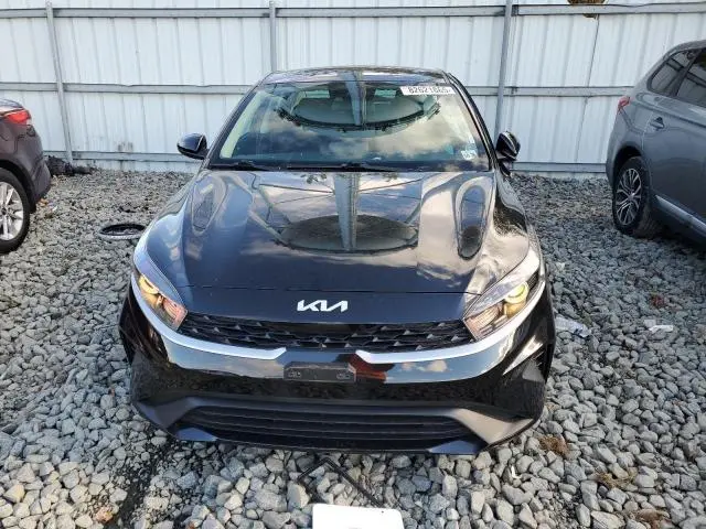 2023 KIA FORTE LX  