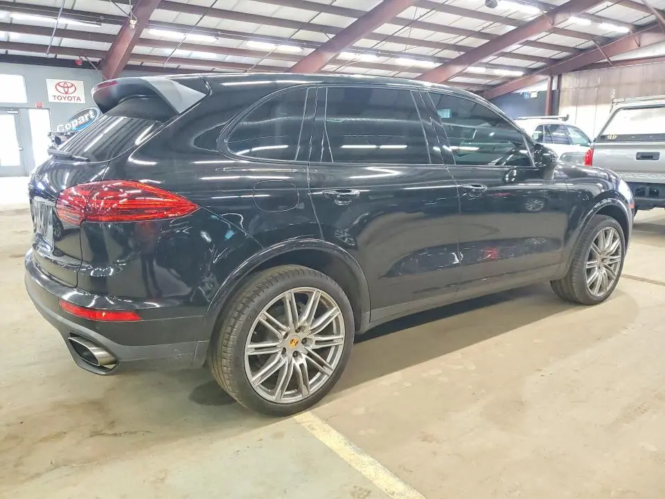 2017 PORSCHE CAYENNE   