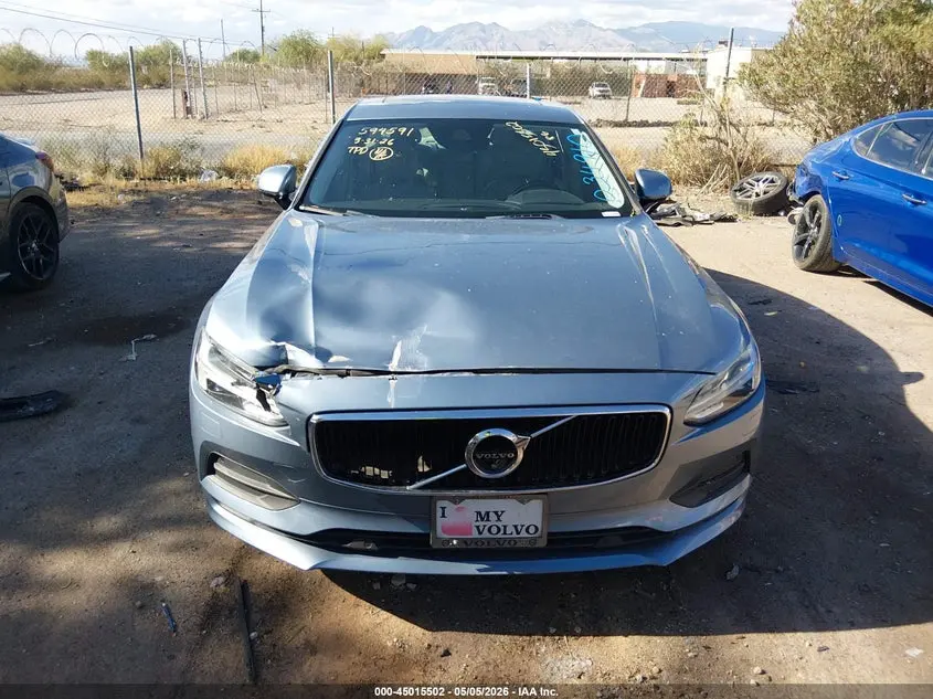 2018 VOLVO S90 T5 MOMENTUM