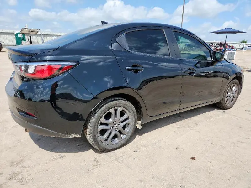 2019 TOYOTA YARIS L  