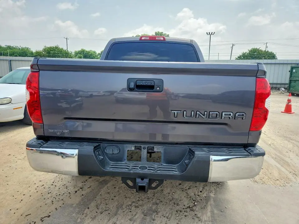 2016 TOYOTA TUNDRA CREWMAX SR5  
