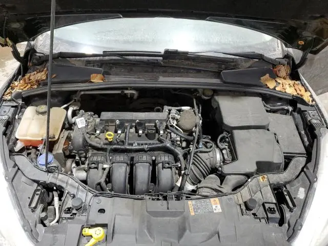2015 FORD FOCUS SE  