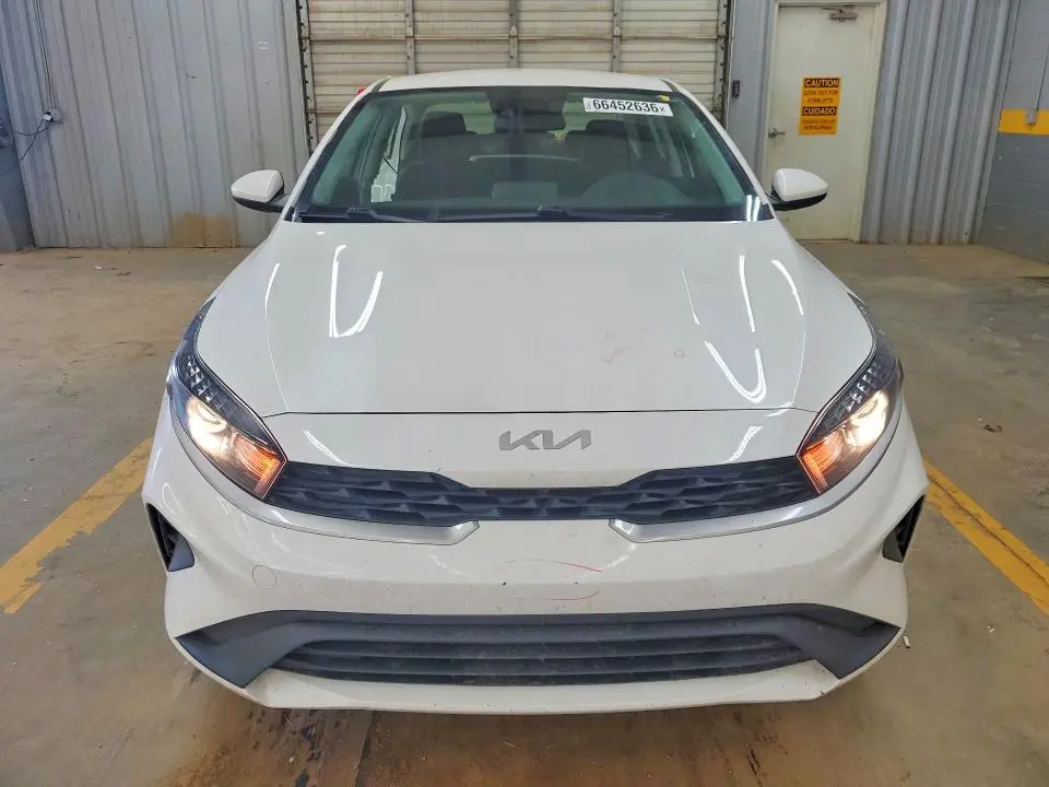 2022 KIA FORTE LXS  