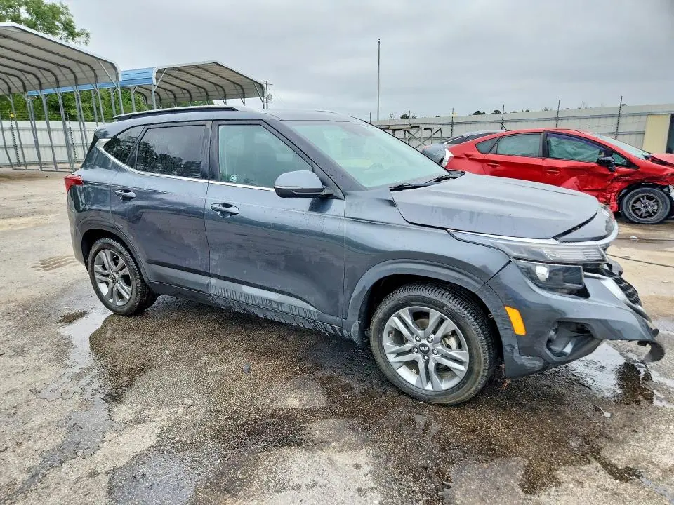 2021 KIA SELTOS S  