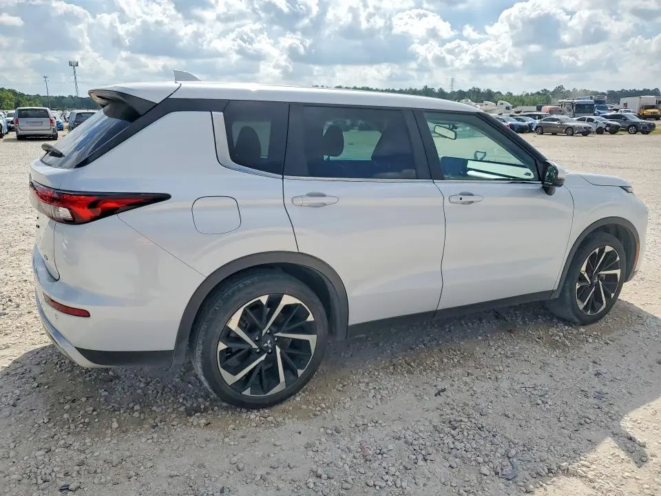 2023 MITSUBISHI OUTLANDER SE  