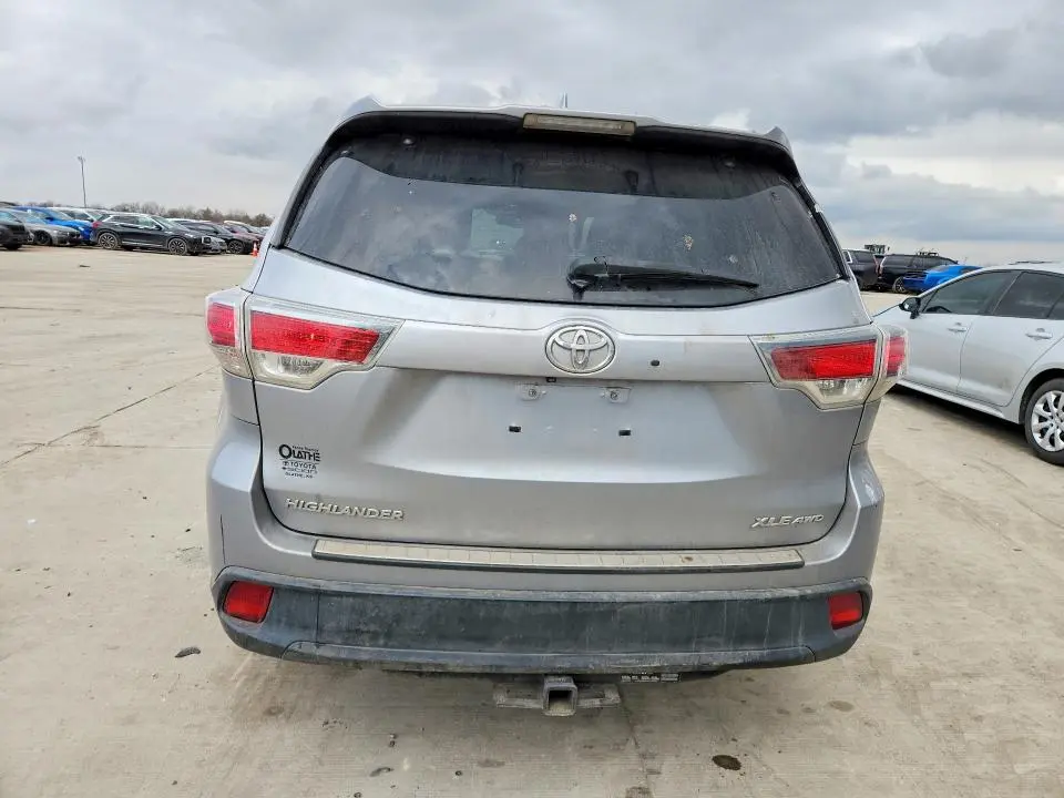 2015 TOYOTA HIGHLANDER XLE  