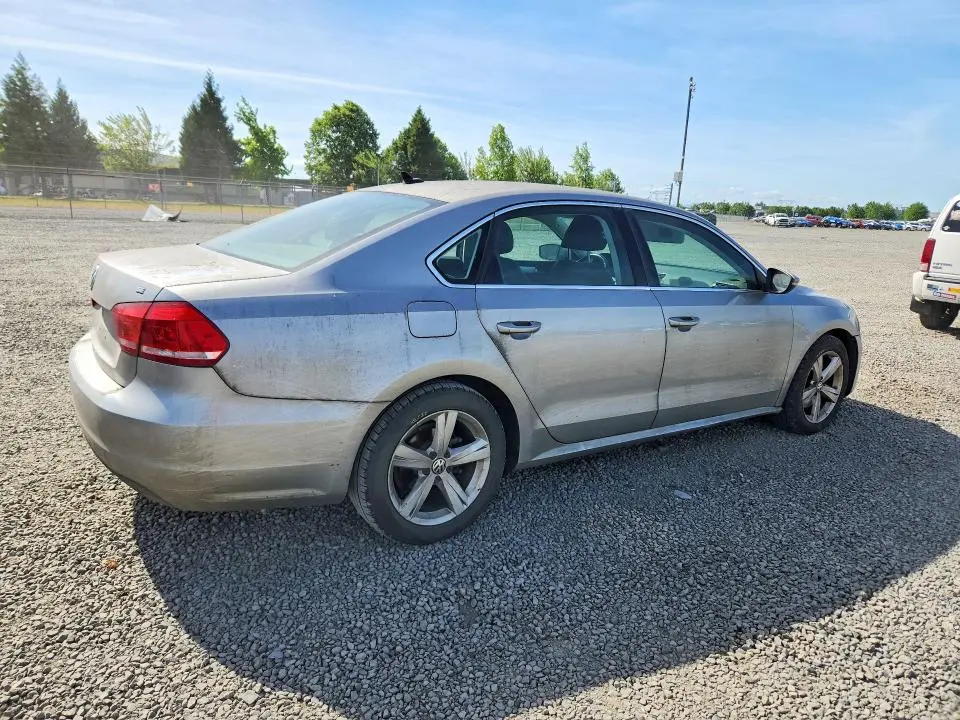 2012 VOLKSWAGEN PASSAT SE  