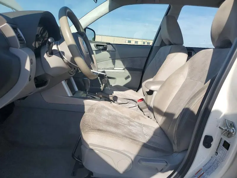 2010 SUBARU FORESTER XS  