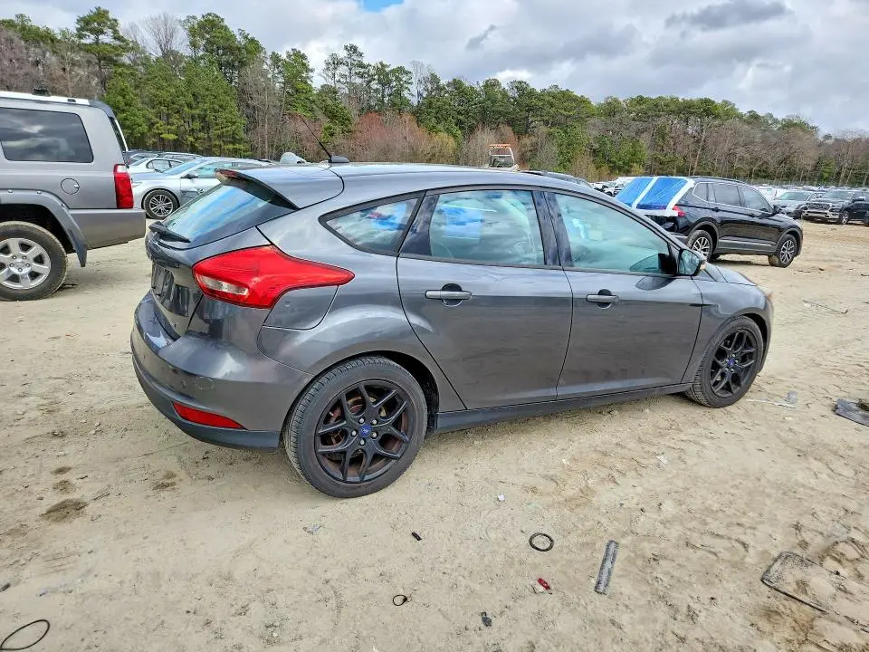 2016 FORD FOCUS SE  