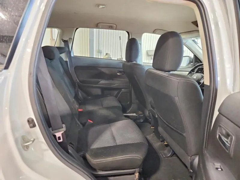 2017 MITSUBISHI OUTLANDER ES  