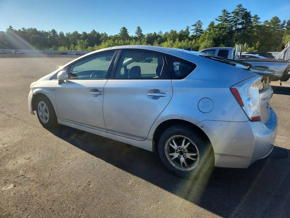 2011 TOYOTA PRIUS THREE  