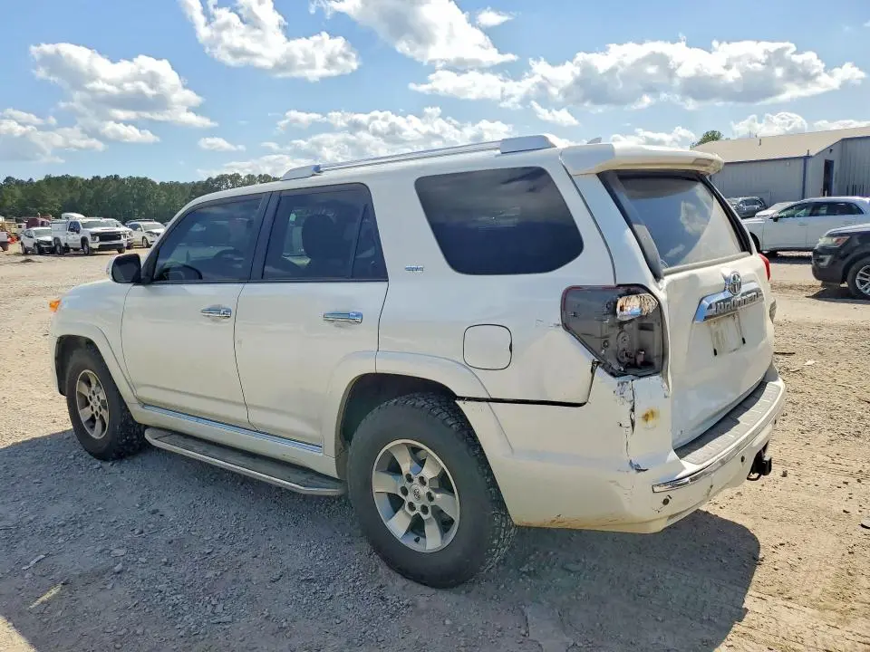 2013 TOYOTA 4RUNNER SR5  