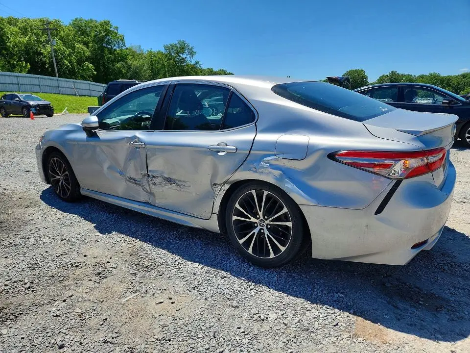 2018 TOYOTA CAMRY SE  