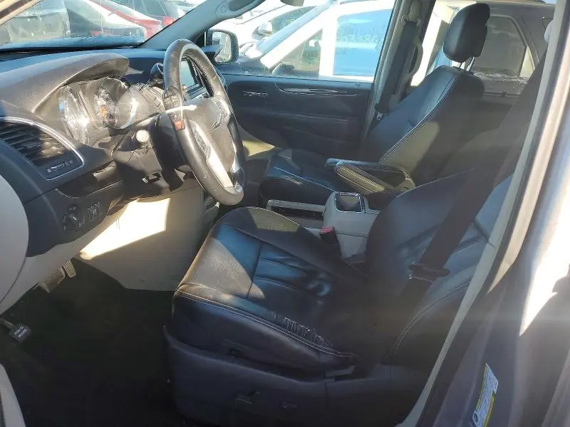 2013 CHRYSLER TOWN & COUNTRY TOURING  