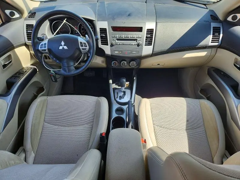 2012 MITSUBISHI OUTLANDER SE  