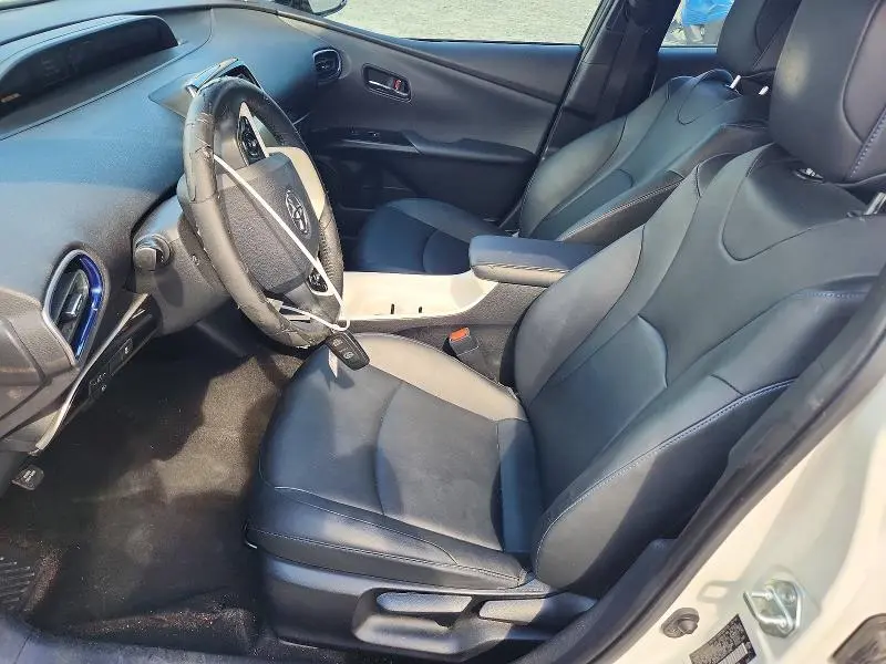 2016 TOYOTA PRIUS THREE TOURING  