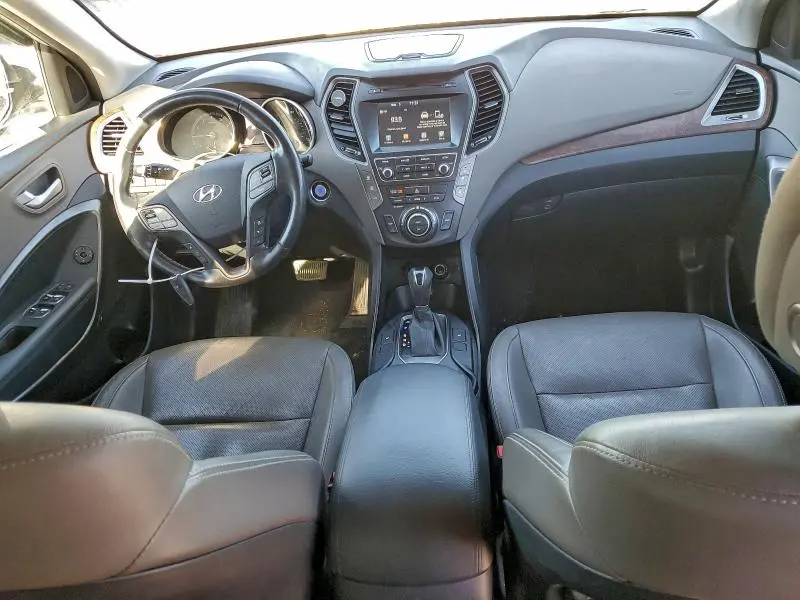 2018 HYUNDAI SANTA FE SE  