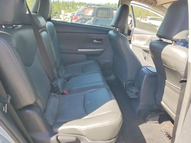 2014 TOYOTA PRIUS V TWO  