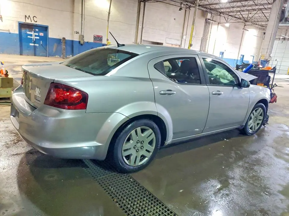 2013 DODGE AVENGER SE  