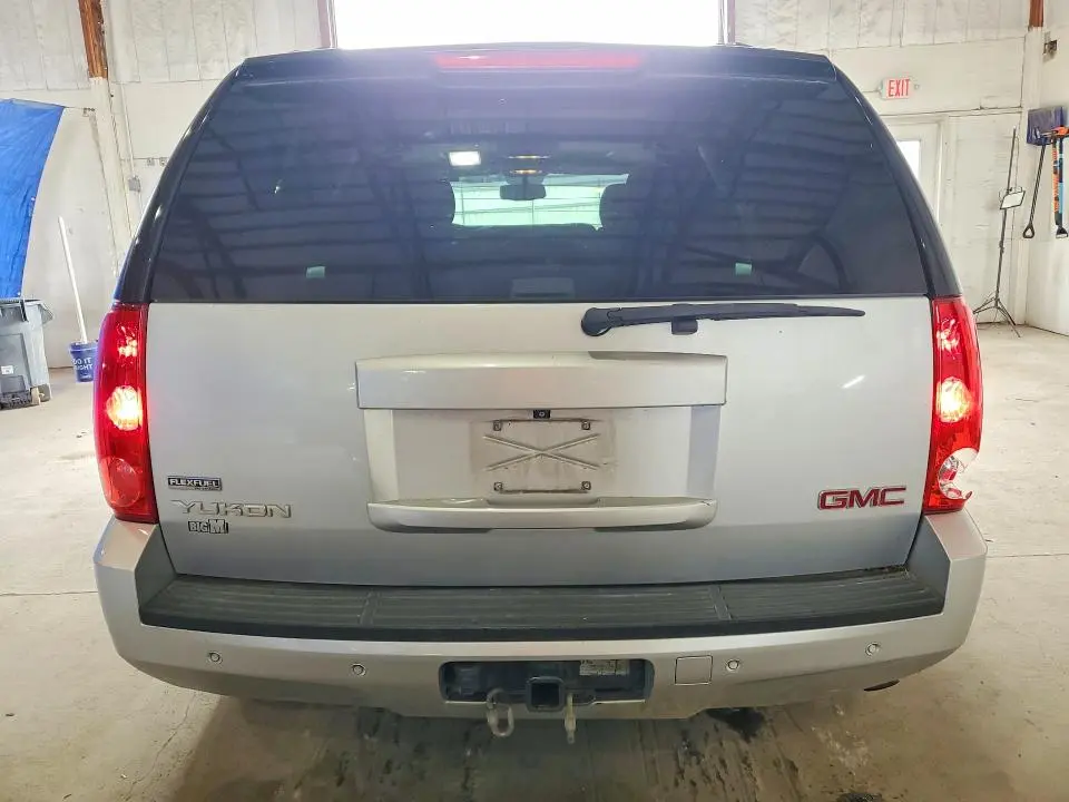 2011 GMC YUKON SLE  