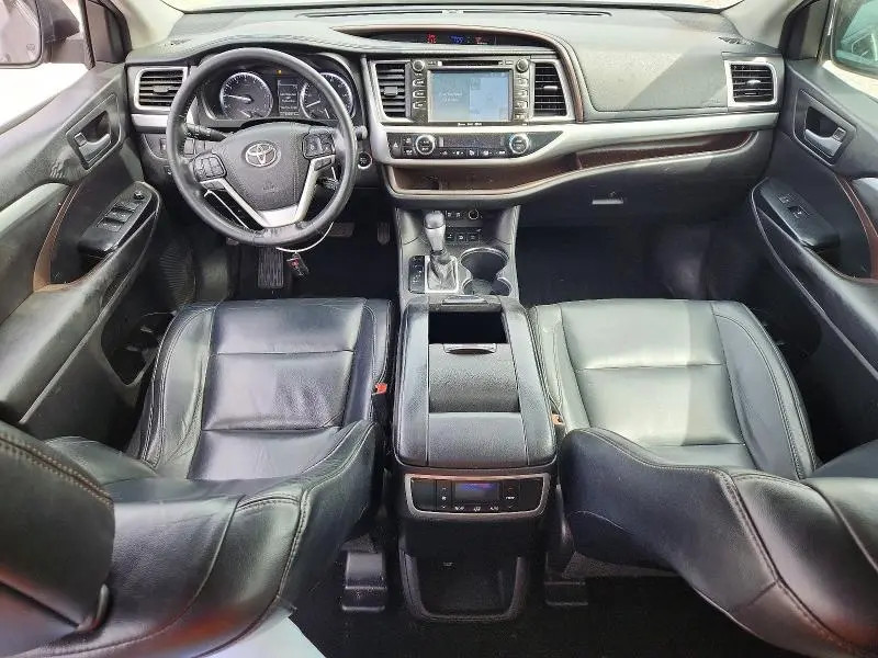 2017 TOYOTA HIGHLANDER XLE  